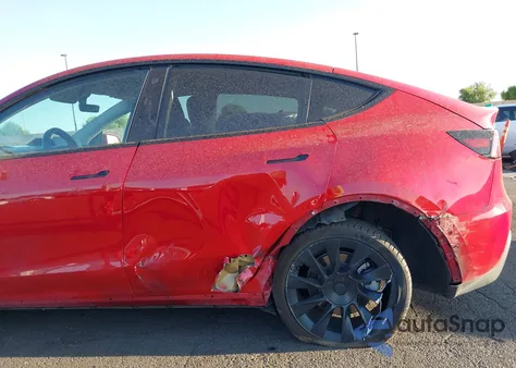 2021 Tesla Model Y из США, поврежденный, VIN 5YJYGAED7MF135497